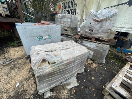 Large Qty of Reclaimed Bricks + Paving Blocks, Approx 14 Pallets