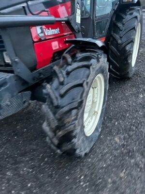 Valmet 665 4WD Tractor - 10