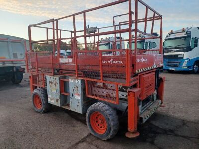 2004 Sky Jack SJ8831 Scissor Lift - 3