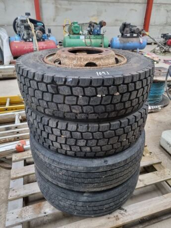 4 x Wheels & 215/75R17.5 Tyres