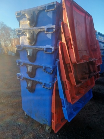 5 x Industrial Plastic Wheelie Bins