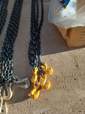 2x 4m Lashing Chains With Hooks