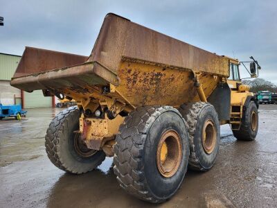 1996 Volvo A25 6x6 Dump Truck - 3