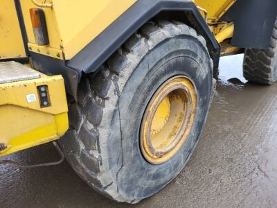 1996 Volvo A25 6x6 Dump Truck - 11