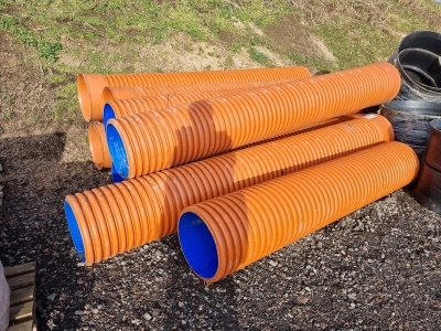 Qty Poly Pipe and Couplers - 2