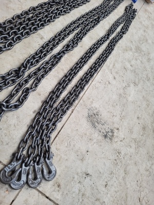 2x 4m Lashing Chains With Hooks