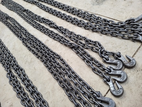 2x 4m Lashing Chains With Hooks