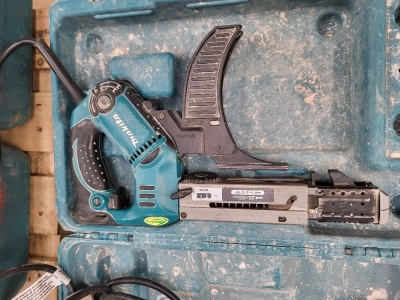 Makita 6843 Collated Screwgun - 2
