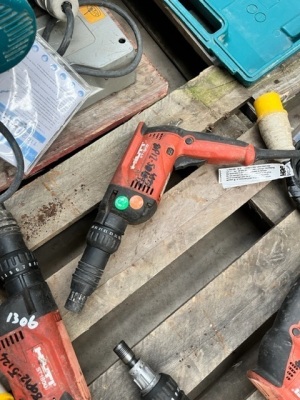 2x HILTI ST1800 Tech Gun 110v