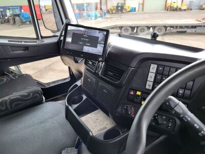 2017 Iveco 410 E6 Trakker 8x4 Tipper - 12