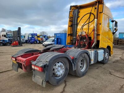 2017 Volvo FH500 Euro 6 6x2 Rear Lift Tractor Unit - 3