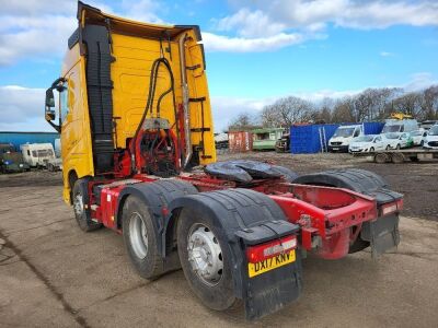 2017 Volvo FH500 Euro 6 6x2 Rear Lift Tractor Unit - 4