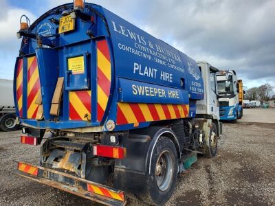 2003 Iveco Tector Road Sweeper  - 4