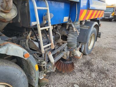 2003 Iveco Tector Road Sweeper  - 8