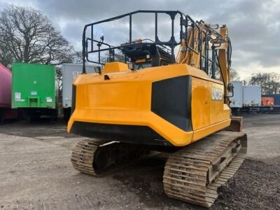 2019 JCB JS220X LC Excavator - 15