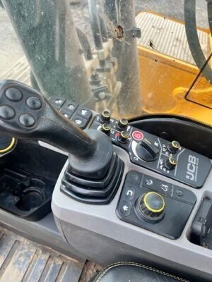 2019 JCB JS220X LC Excavator - 18