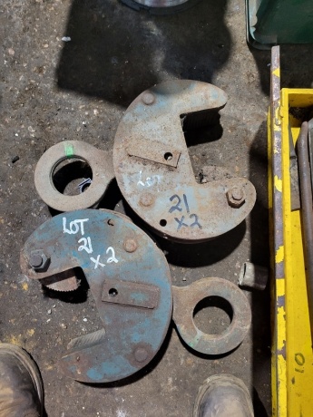 2x Steel Plate Lifters