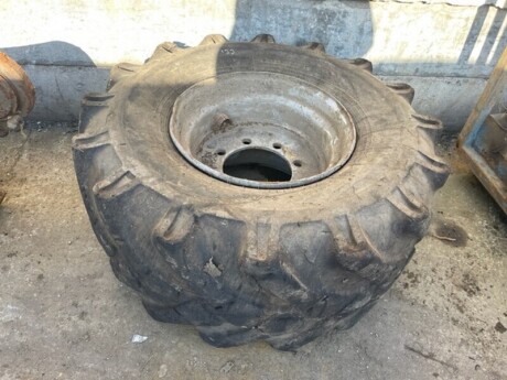 Plant Wheel + 18-19.5 Tyre