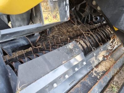New Holland Round Baler 125 - 7