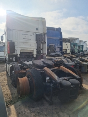 2011 DAF XF105 460 6x2 Midlift Tractor Unit - 8