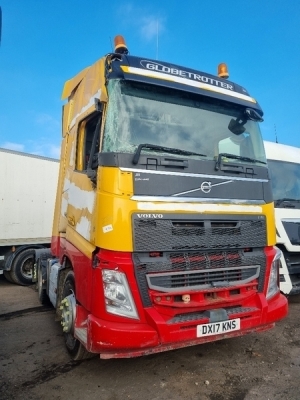 2017 Volvo FH500 6x2 Rear Lift Tractor Unit