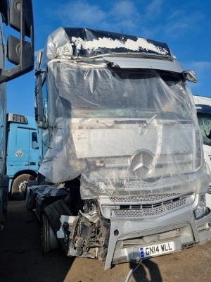 2014 Mercedes Actros 2553 4x2 Tractor Unit