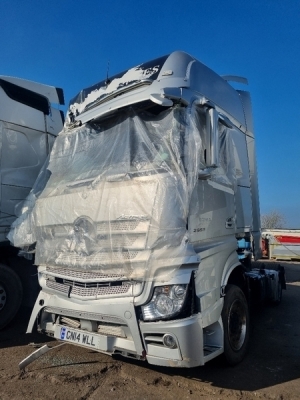 2014 Mercedes Actros 2553 4x2 Tractor Unit - 2