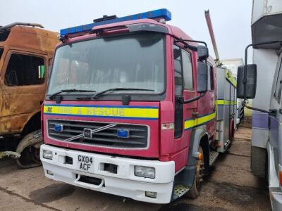 2004 Volvo 4x2 Fire Engine - 2