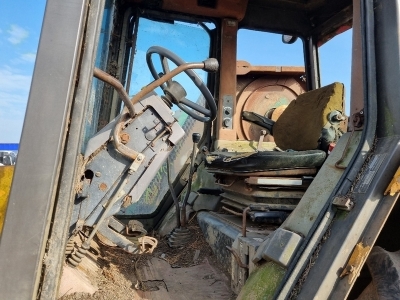 Renault 4WD Tractor - 6