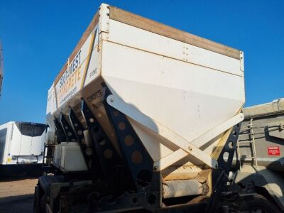 2013 Renault 8x4 Volumetric Mixer - 18