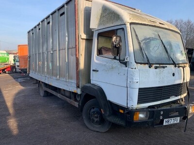 1990 Mercedes 814 4x2 Livestock Box Van