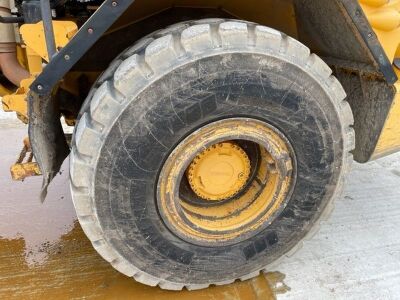 2008 Volvo A25E Dump Truck - 11