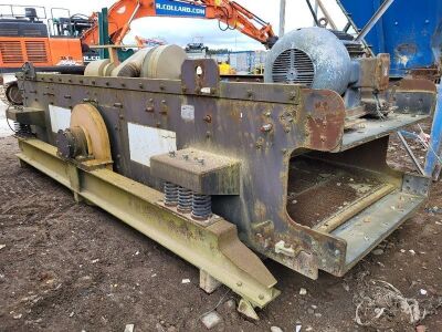 2011 CMB 24CT16X5DD Vibrating Deck + Motor - 2