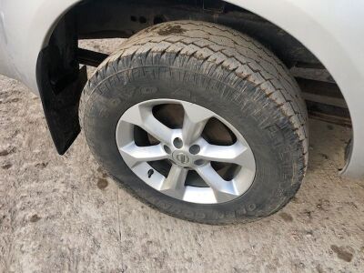 2014 Nissan Navara Tekna DCI Double Cab Pick Up - 11
