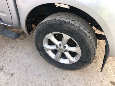 2014 Nissan Navara Tekna DCI Double Cab Pick Up - 12