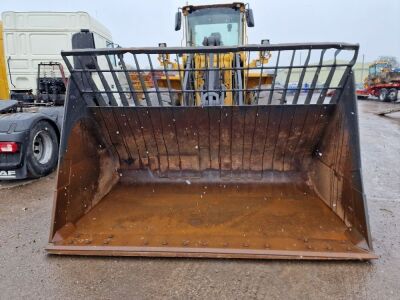 Volvo L120E Loading Shovel - 2
