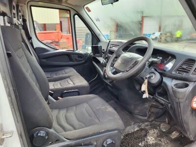2015 Iveco Daily 35.130 4 x 2 Skip Loader - 5