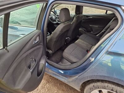 2017 Vauxhall Astra CDTI 5 Door Car - 10