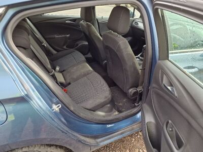 2017 Vauxhall Astra CDTI 5 Door Car - 12