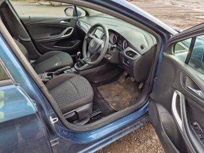 2017 Vauxhall Astra CDTI 5 Door Car - 13