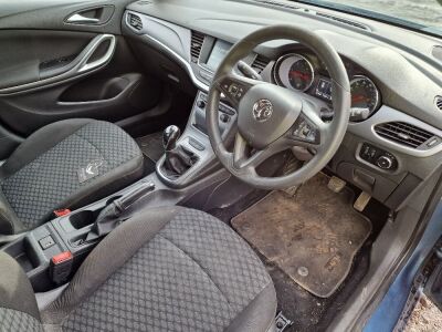2017 Vauxhall Astra CDTI 5 Door Car - 14