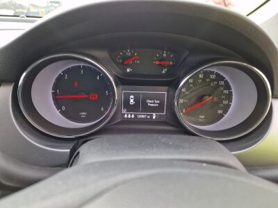 2017 Vauxhall Astra CDTI 5 Door Car - 16