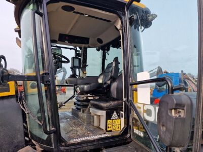 2019 JCB 4220 Fastrac - 14