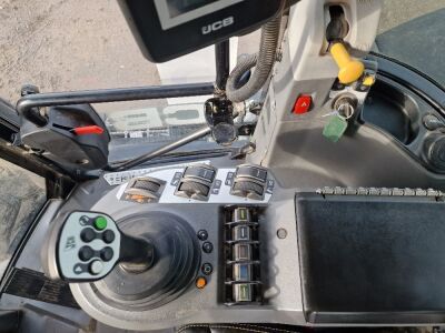 2019 JCB 4220 Fastrac - 17