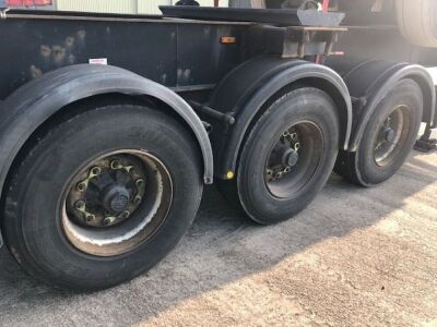 2006 Dennison Triaxle Sliding Skeletal Trailer  - 5