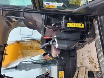 2018 JCB JS131LC Plus Excavator - 16