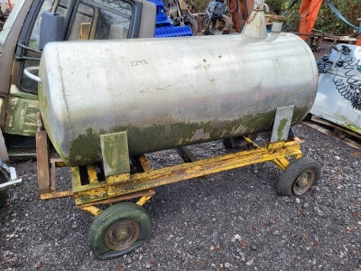 Stainless Liquid Tank Mounted On Trailer Chassis