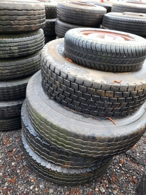 Quantity of Misc Rims & Tyres - 4