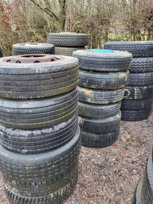 Quantity of Misc Rims & Tyres - 4