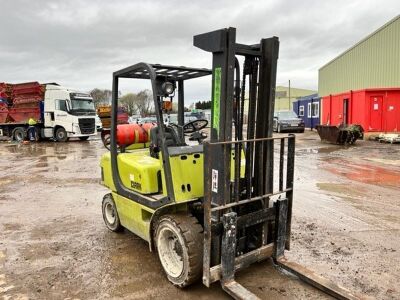 1997 Clark / Samsung SF30L Gas Forklift - 4